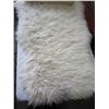 Image 2 : SHEEP SKIN AND WOOL BLANKET