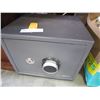 Image 1 : SENTRY HOUSE SAFE - NO KEY