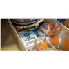 Image 3 : BOX OF VINTAGE KITCHEN ITEMS