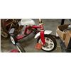 Image 2 : 2 VINTAGE TRICYCLES 1 RADIO FLYER