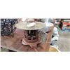 Image 1 : CAST IRON BIRD LAMP