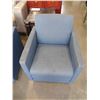 Image 2 : BLUE ARMCHAIR