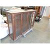 Image 2 : 2 DOOR MAHOGANY FINISH GLASS SHELF DISPLAY CABINET WITH LIGHTS