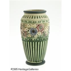 AN AMERICAN POTTERY ART VASE RWeller, c.1915 R RT