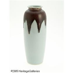 A CHINESE PORCELAIN VASE RMaker unknown, early Qi