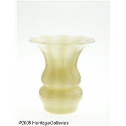 AN AMERICAN ART GLASS VASE RSteuben, c.1925 R RTh