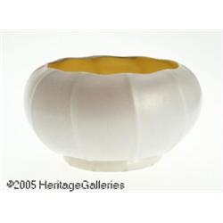 AN AMERICAN GOLD CALCITE GLASS ROSE BOWL RSteuben