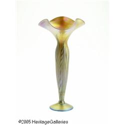 AN AMERICAN IRIDESCENT GOLD ART GLASS VASE RLundb