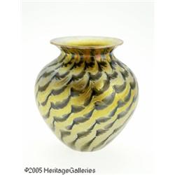 AN AMERICAN IRIDESCENT GOLD ART GLASS VASE RLundb