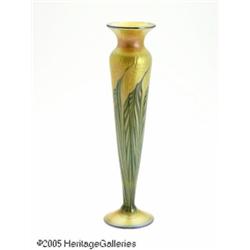 AN AMERICAN IRIDESCENT GOLD ART GLASS VASE RLundb