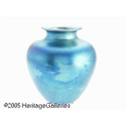 AN AMERICAN ART GLASS VASE RSteuben, c.1905 R RTh