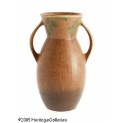 AN AMERICAN POTTERY ART VASE RNewcomb College sty