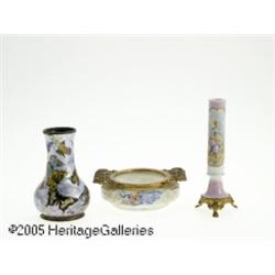 A GROUP OF ENAMELED PORCELAIN AND GLASS OBJECTS R