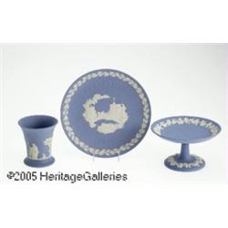THREE ENGLISH BLUE JASPERWARE CERAMIC ITEMS RWedg