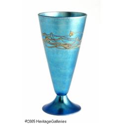 AN AMERICAN IRIDESCENT BLUE AURENE GLASS VASE RSt