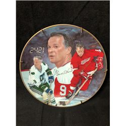 SPECIAL EDITION GORDIE HOWE AUTOGRAPHED COMMEMORATIVE PLATE