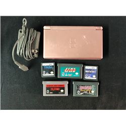 NINTENDO DS W/ VIDEO GAMES LOT