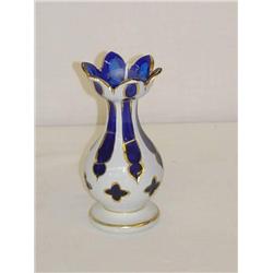 5 3/4  SANDWICH CUT OVERLAY VASE - COBALT W/ WHIT