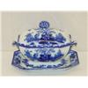 Image 1 : 7 3/4" 3 PC. FLOW BLUE SAUCE TUREEN W/ FAN FINIAL