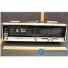 Image 4 : Lloyds Vintage Clock Radio