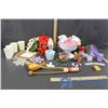 Image 2 : Vintage Wooden Bird Clacker, Squirrel Salt and Pepper, Wheat Vase, etc.