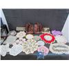 Image 1 : (3) Purses & Assorted Doilies