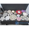 Image 2 : (3) Purses & Assorted Doilies