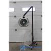 Image 2 : Operating Room Light on Wheels