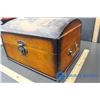 Image 14 : (3) Different Old Chests
