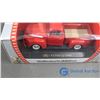 Image 2 : 1948 Ford F-1 Pick Up 1:43 Die Cast Scale Model W/ Plastic Parts