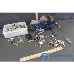 4" Table Vase & Assortment of Keys