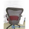 Image 4 : Red Mesh Back Office Chair