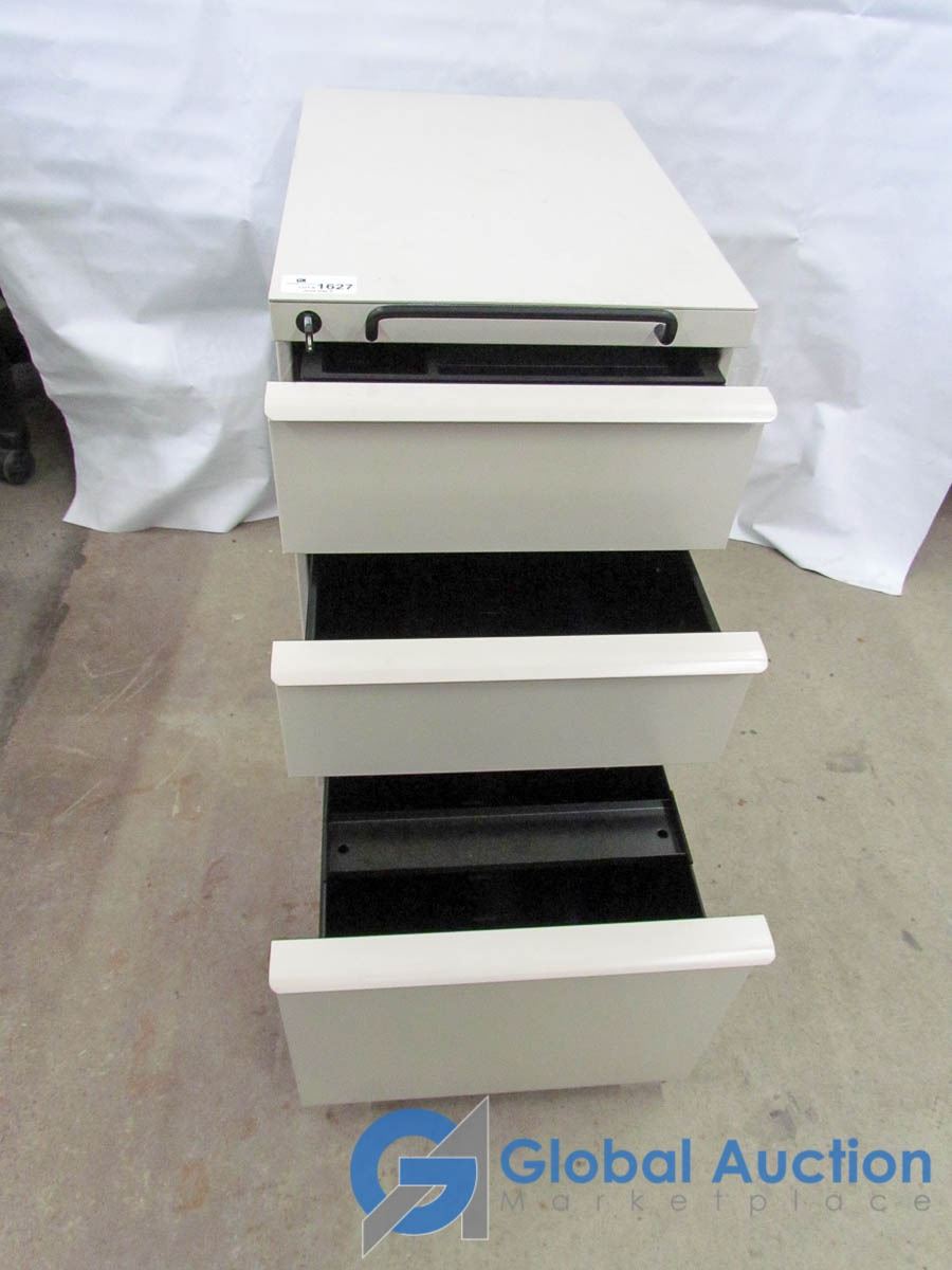 Drawer Filing with Key on Wheels