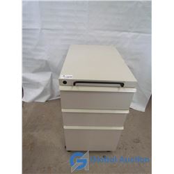 Drawer Filing Cabinets no Keys on Wheels