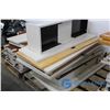 Image 1 : Pallet of Rectangular Desk Tops