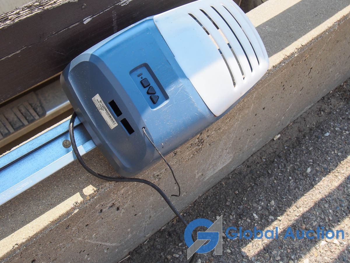Genie Silent Max 1000 Garage Door Opener