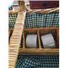 Image 3 : Wicker Picnic Basket & Accessories