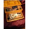 Image 1 : Jewelry Box & Contents