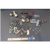 Image 1 : Yale 38 Springlatch Door Hardware and Skeleton Keys (3)