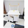 Image 6 : White Wash Stand