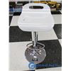 Image 3 : White Vintage Style Bar Stool