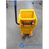 Image 3 : Mop Bucket with Ringer