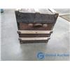 Image 5 : Wood/Tin Trunk