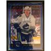 Image 1 : 2016-17 O-Pee-Chee Royal Blue Cubes Henrik Sedin #139