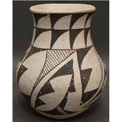 ACOMA INDIAN POTTERY VASE