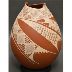 MATA ORTIZ POTTERY VASE (MIREYA QUEZADA)