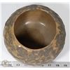 Image 3 : 12) TEXTURED BOWL ATTRIBUTED TO MARY BORGSTROM,