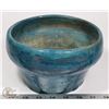 Image 1 : 41) JIM HANSON SIGNED 1965 BLUE BOWL, 7.5"X4.5".