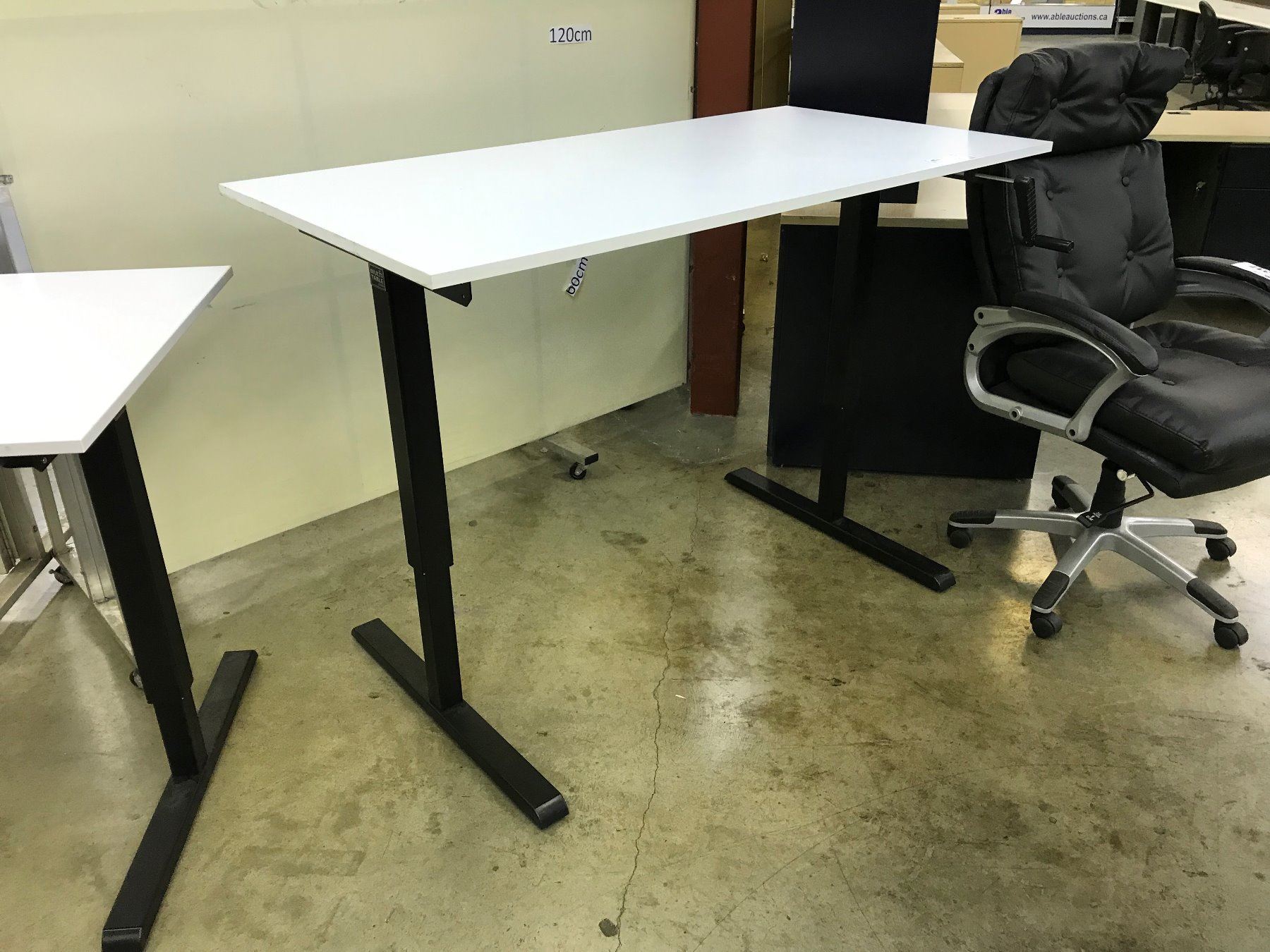 Multia Table WHITE 5' HEIGHT ADJUSTABLE MULTI-TABLE - Able Auctions