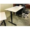 Image 3 : WHITE 5' HEIGHT ADJUSTABLE MULTI-TABLE